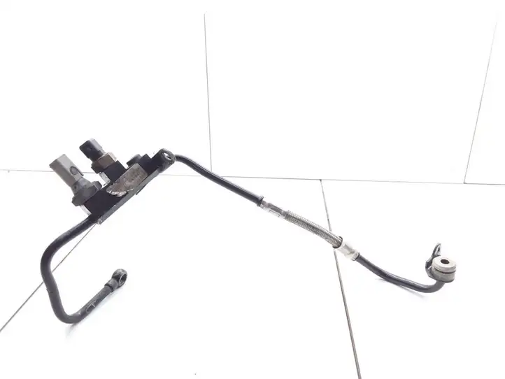Audi A6 S6 C5 4B (1997 - 2001) 059145771E Трубки масляной системы — фото 1