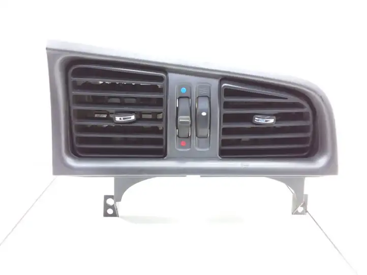 Nissan Primera (2000 - 2001) 687512F900 Центральный воздушный дефлектор — фото 1