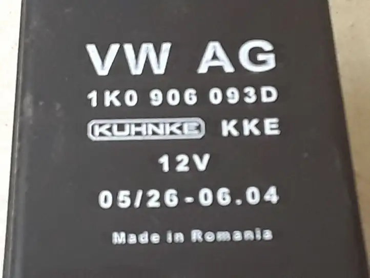 (2005 - 2010) 1K0906093D Блок управления топливным насосом — фото 3