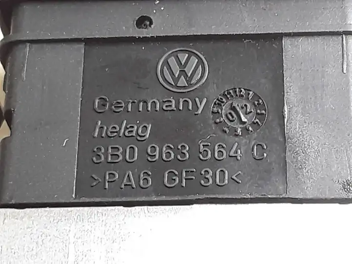 Volkswagen PASSAT B5.5 (2001 - 2005) 3B0963564C Включатель обогрева — фото 2