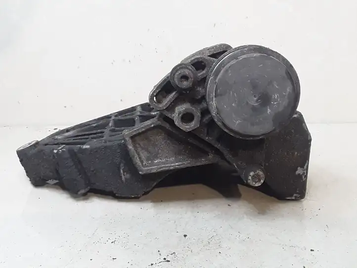 Volkswagen PASSAT B5.5 (2001 - 2005) 06B260885D Кронштейн компрессора кондиционера воздуха — фото 3