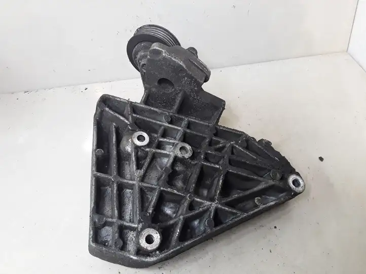 Volkswagen PASSAT B5.5 (2001 - 2005) 06B260885D Кронштейн компрессора кондиционера воздуха — фото 4