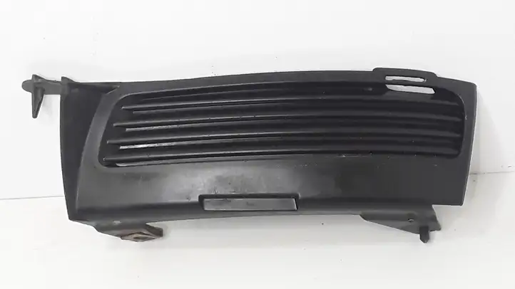 Toyota Avensis Verso (2004 - 2009) 5212844060 Решетка противотуманной фары — фото 1