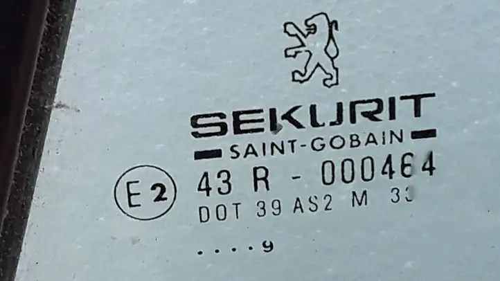 Peugeot 206 (1998 - 2012) E243R000464 Стекло задней двери — фото 2