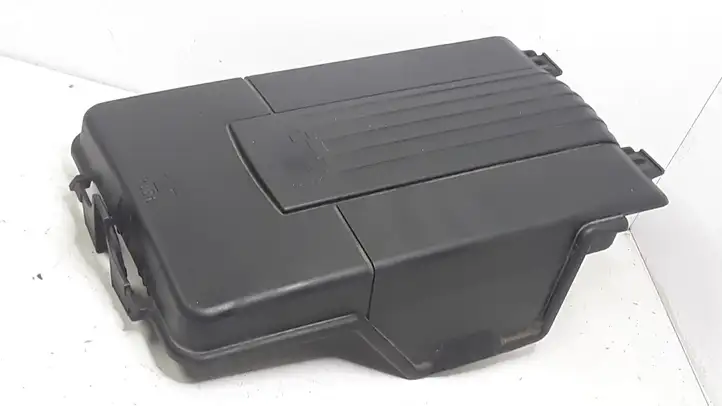 Audi A3/S3 8P (2004 - 2008) 1K0915443C Крышка ящика аккумулятора — фото 1