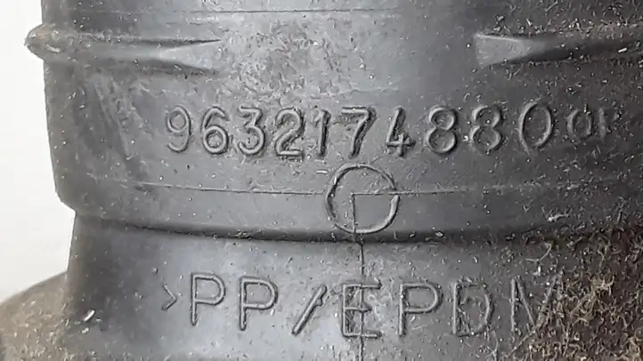 Peugeot 607 (2000 - 2004) 9632174880 Трубка подачи воздуха — фото 2