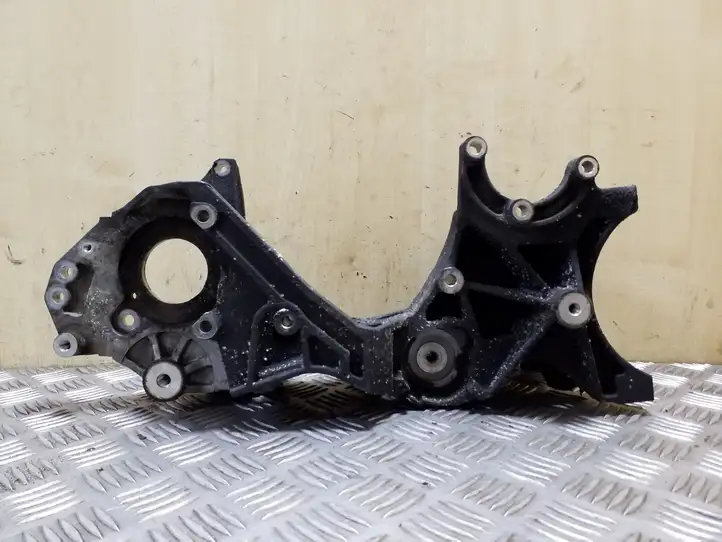 Seat Exeo (3R) (2008 - 2013) 03L903143H Кронштейн генератора — фото 2