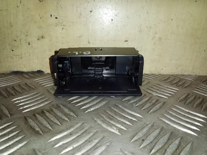 Audi A6 C7 (2011 - 2014) 4G8857406A Дверная пепельница — фото 6