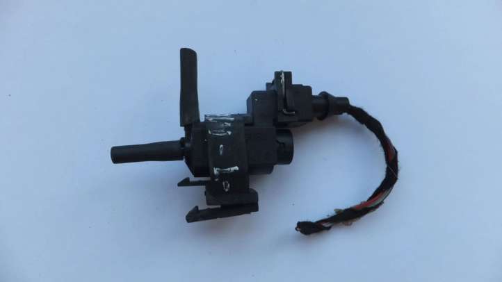 1742712 BMW 3 E90 E91 Solenoidinis vožtuvas