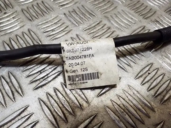Audi A5 8T 8F (2007 - 2011) 8K0971228H Проводка генератора — фото 3