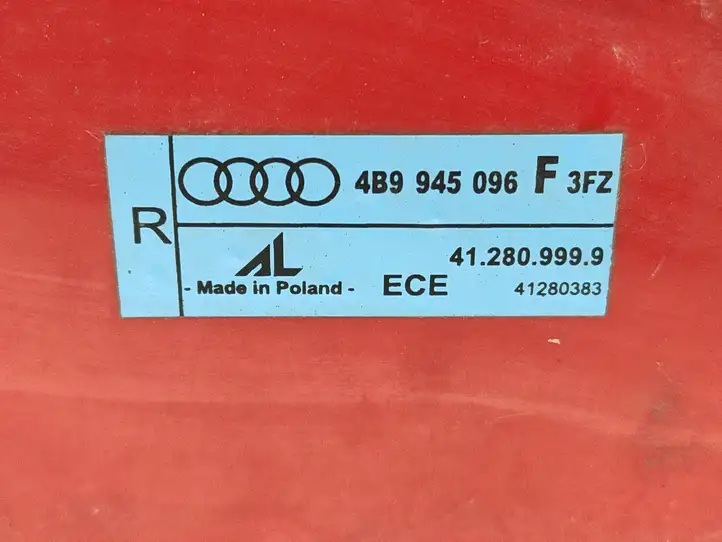 Audi A6 S6 C5 4B (2001 - 2004) 4B9945096F Задний фонарь в кузове — фото 7