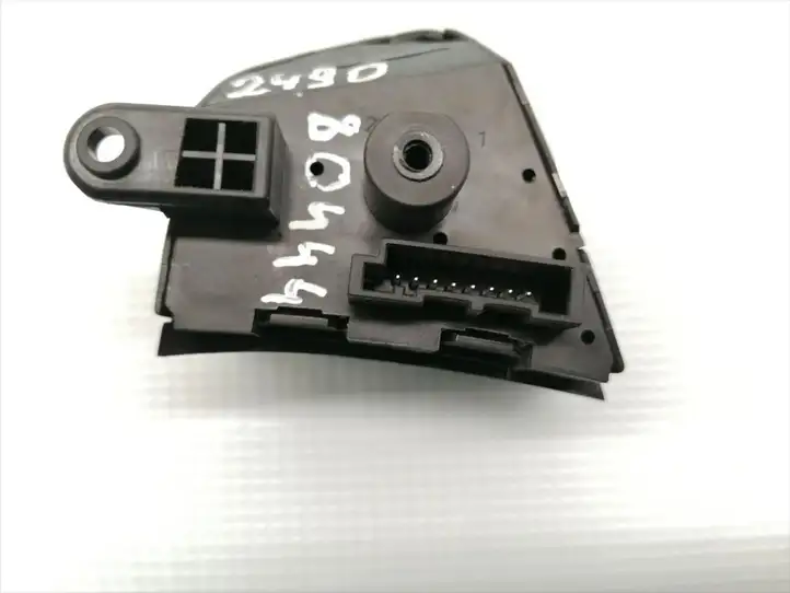 Hyundai i30 (2007 - 2012) 200003371 Кнопки на рулевом колесе — фото 3