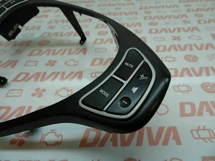 Kia Ceed (2006 - 2010) 56150-1H000 Кнопки на рулевом колесе — фото 3
