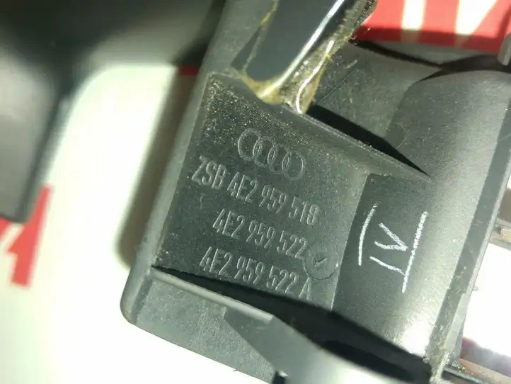 Audi A8 S8 D3 4E (2005 - 2007) 4E2959518 Накладка кнопки стеклоподъемника — фото 5