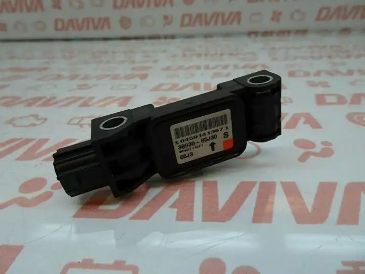 Suzuki Grand Vitara II (2008 - 2012) 38930-65J30 Датчик удара SRS — фото 1