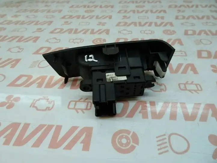Nissan X-Trail T31 (2007 - 2014) 82961JG00A Кнопка стеклоподъемников — фото 3