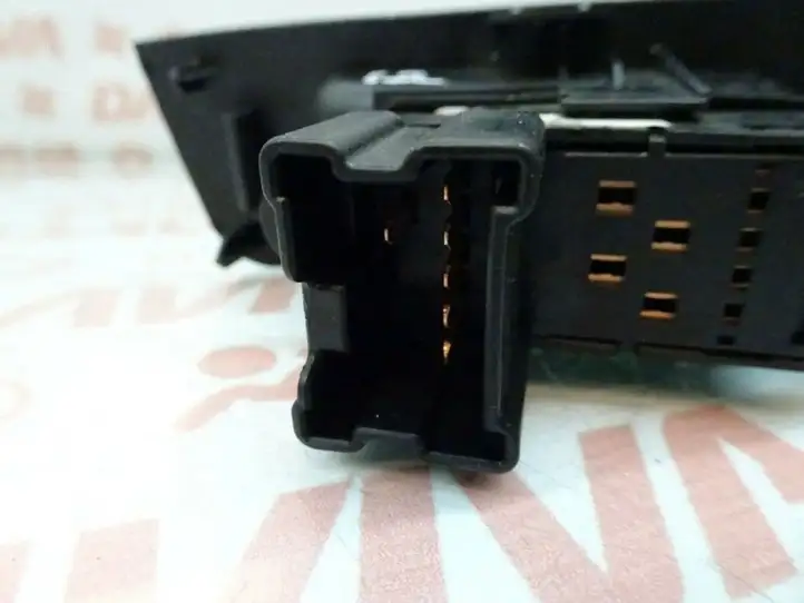 Nissan X-Trail T31 (2007 - 2014) 82961JG00A Кнопка стеклоподъемников — фото 4