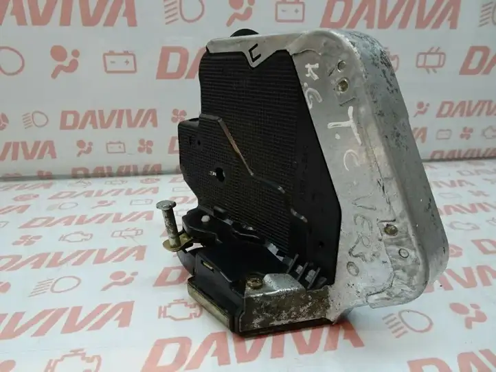 Toyota Corolla E120 E130 (2004 - 2007) Замок задней двери — фото 4