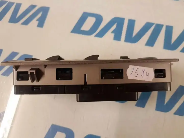 BMW 7 E65 E66 (2001 - 2008) 6943057 Кнопка стеклоподъемников — фото 5