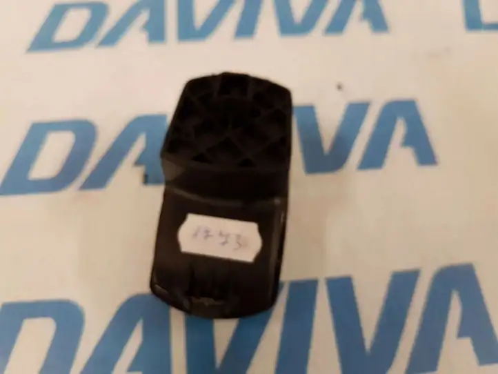 Opel Corsa D (2006 - 2010) 13189333 Кнопка стеклоподъемников — фото 3