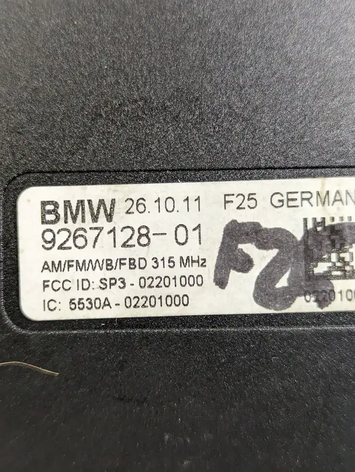 BMW X3 F25 (2010 - 2017) 9267128 Усилитель антенны — фото 5