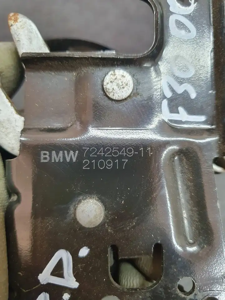 BMW 3 F30 F35 F31 (2012 - 2018) 7242549 Замок капота — фото 3