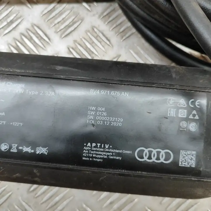 Audi E-tron GT (2020 - ) 8V4971675AN Кабель для зарядки электромобилей — фото 8
