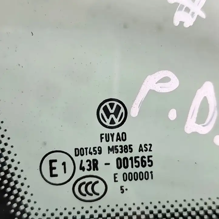 Volkswagen Golf VII (2013 - 2019) 5G0845412E Форточка двери — фото 7