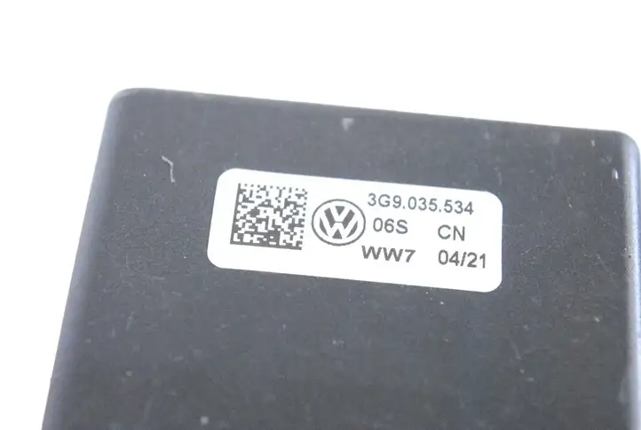 Volkswagen ID.3 (2019 - ) 3G9035534 Усилитель антенны — фото 5