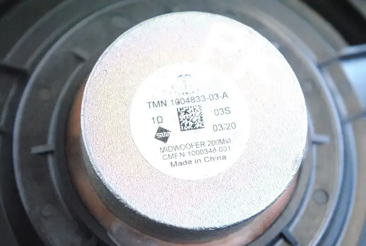 Tesla Model X (2015 - 2021) 100483303A Динамики передних дверей — фото 4
