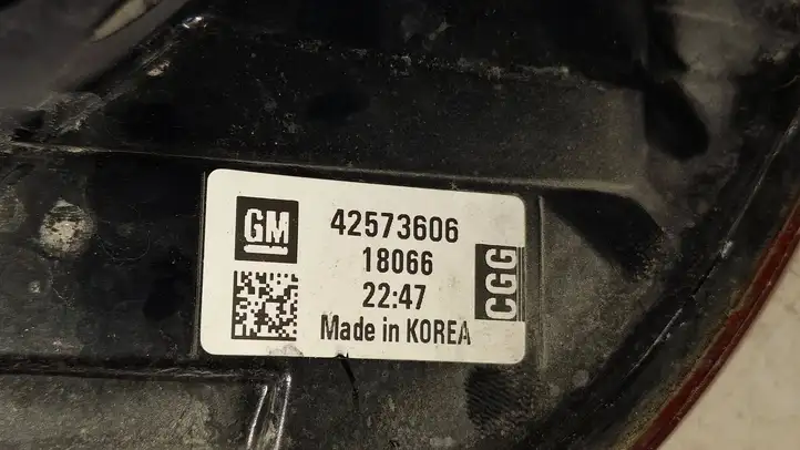 Chevrolet Bolt (2017 - ) 42573606 Задний фонарь в крышке багажника — фото 7