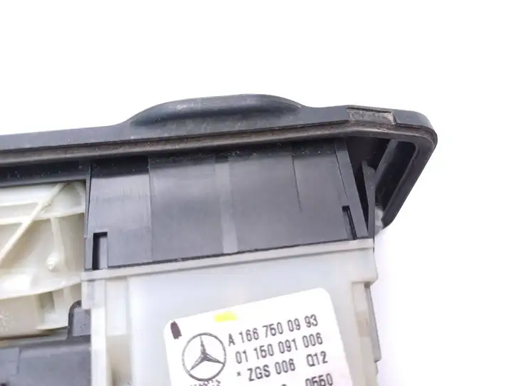 Mercedes-Benz GLE W166/C292 (2015 - 2019) A1667500993 Ручка багажника с камерой — фото 7