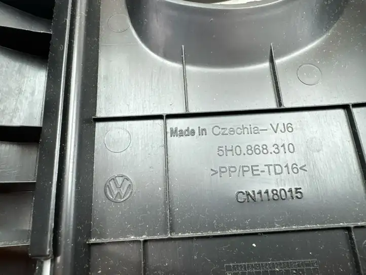 Volkswagen Golf VIII (2019 - ) 5H0868310 Верхняя обшивка стойки B — фото 2