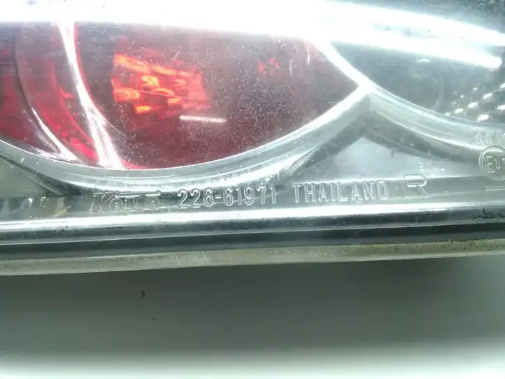 Mazda 6 (2002 - 2005) 22661971 Задний фонарь в крышке багажника — фото 4