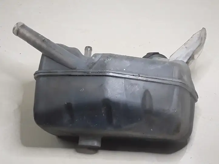 Renault Megane II (2002 - 2005) 8200273157 Расширительный бачок — фото 4