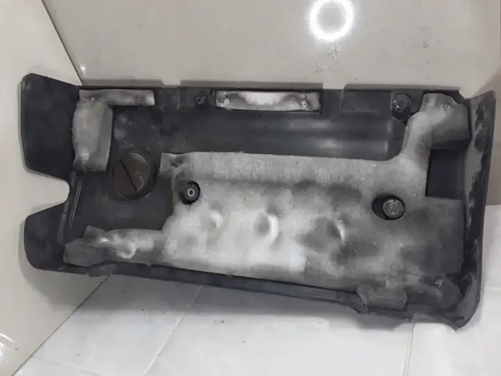 Toyota Corolla E120 E130 (2000 - 2004) 112120D080 Крышка двигателя декоративная — фото 3