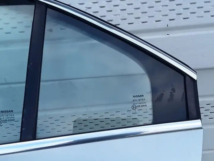 Nissan Primera (2001 - 2008) 43R00048 Форточка двери — фото 1
