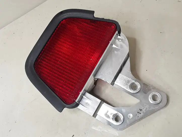 Toyota Avensis T250 (2003 - 2006) KOITO0552 Дополнительный стоп фонарь — фото 1