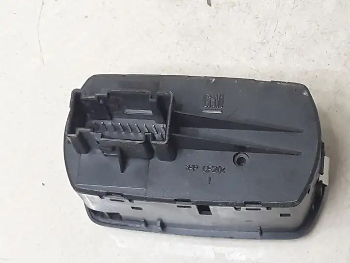 Opel Corsa D (2006 - 2010) 13258521AA Блок кнопок стеклоподъемников — фото 2