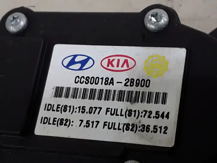 Hyundai Santa Fe (2005 - 2009) CCS0018A2B900 Педаль акселератора — фото 3