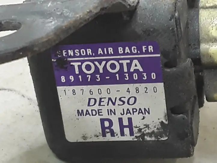 Toyota Corolla E120 E130 (2000 - 2004) 8917313030 Датчик удара SRS — фото 2