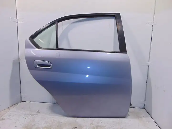Toyota Prius (XW10) (1997 - 2003) 6700347030 Задняя дверь — фото 1