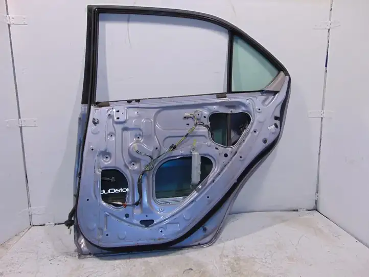 Toyota Prius (XW10) (1997 - 2003) 6700347030 Задняя дверь — фото 4