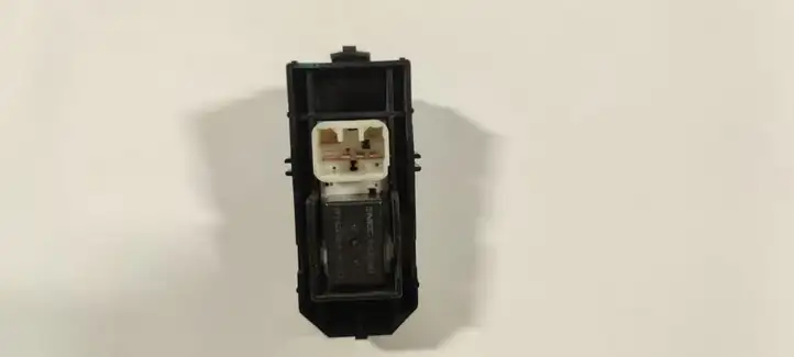 Toyota Prius (XW10) (1997 - 2003) 8403047010 Блок кнопок стеклоподъемников — фото 4