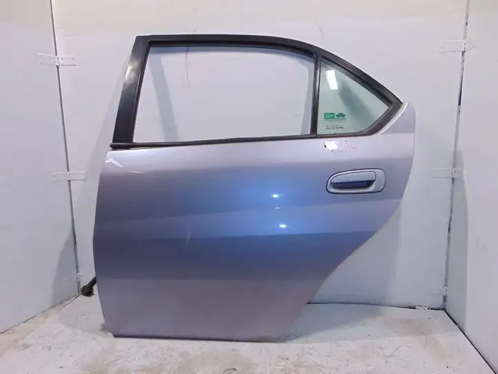 Toyota Prius (XW10) (1997 - 2003) 6700447030 Задняя дверь — фото 1