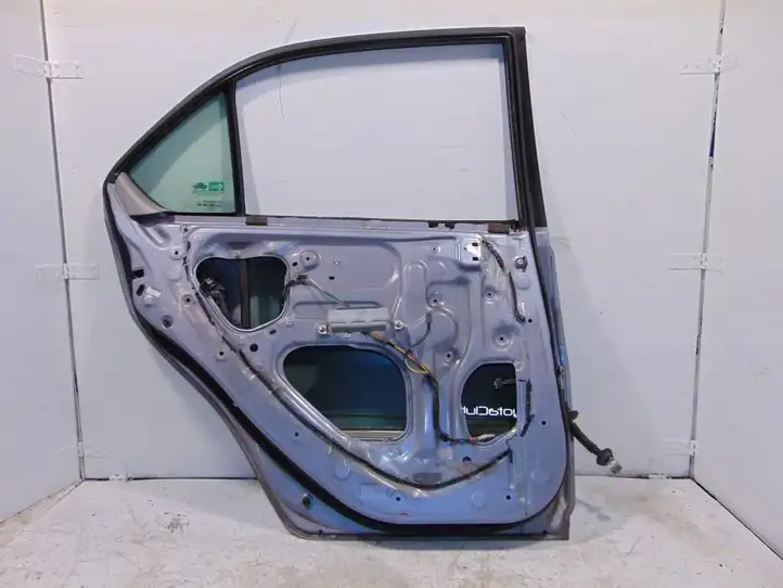 Toyota Prius (XW10) (1997 - 2003) 6700447030 Задняя дверь — фото 5