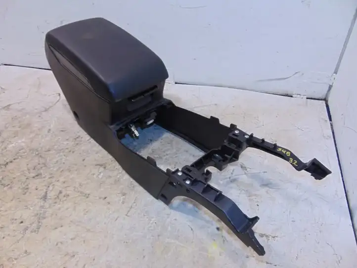 Subaru Legacy (2009 - 2013) 92114AJ000VH Подлокотник — фото 2