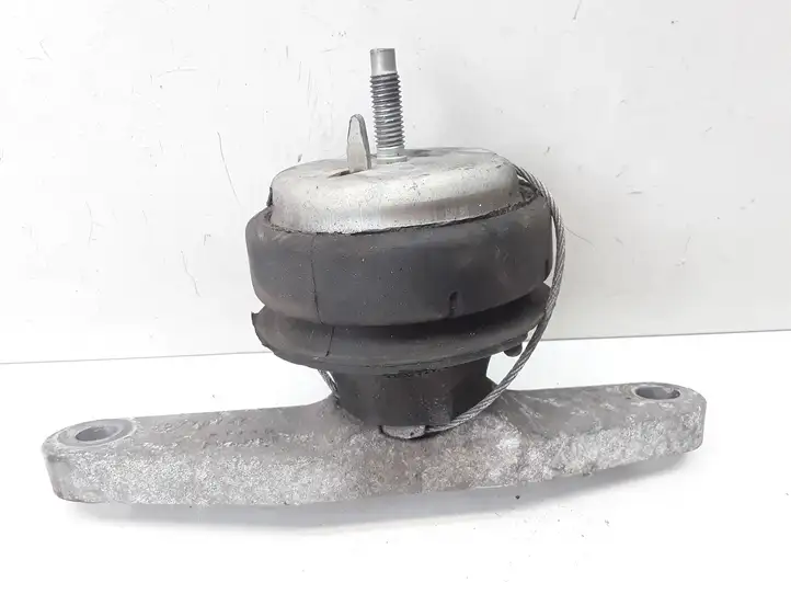Volvo V50 (2004 - 2008) 8686517 Опора двигателя — фото 1