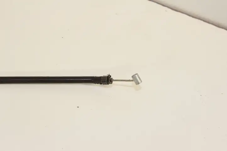 BMW 5 F10 F11 (2009 - 2016)  7255801 Трос замка капота