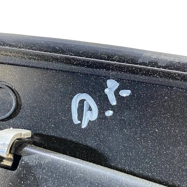 Buick (2020 - ) 84987995 Накладка заднего стекла — фото 8
